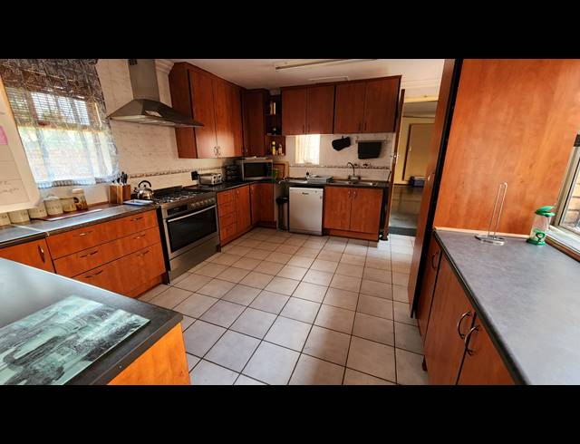 5 BEDROOM HOUSE SOLD IN MONTANA PARK